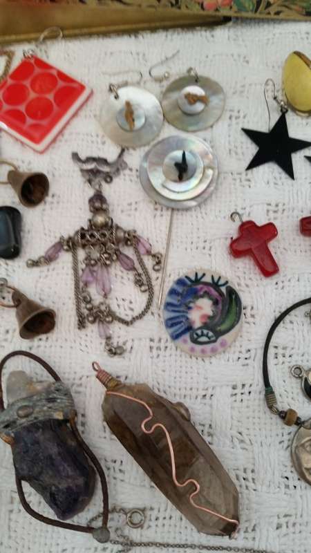 mixed lot of OLD JEWELRY in a BEAUTIFUL OLD ROSE VERLY BOX