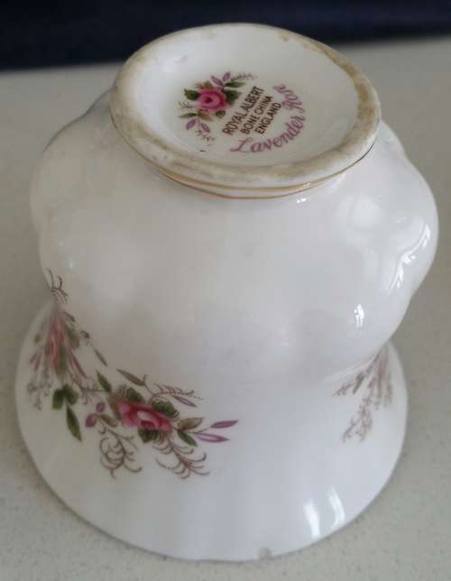 ROYAL ALBERT LAVENDER ROSE demmitassi set