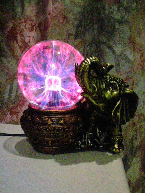 PLASMA BALL WITH ORNAMENT
