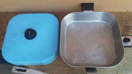 Lovely old Pineware electric frying pan.