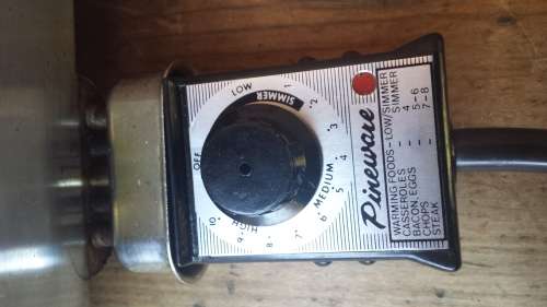 Lovely old Pineware electric frying pan.