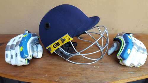 Awesome cricket set in a bag.