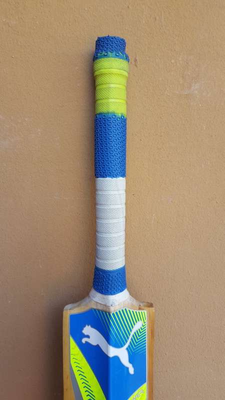 Awesome cricket set in a bag.