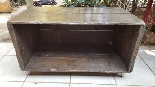 Large old box TV stand / coffee table.