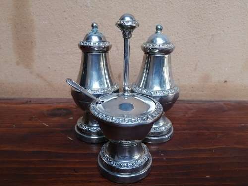 Beautiful silver plated condiment set.