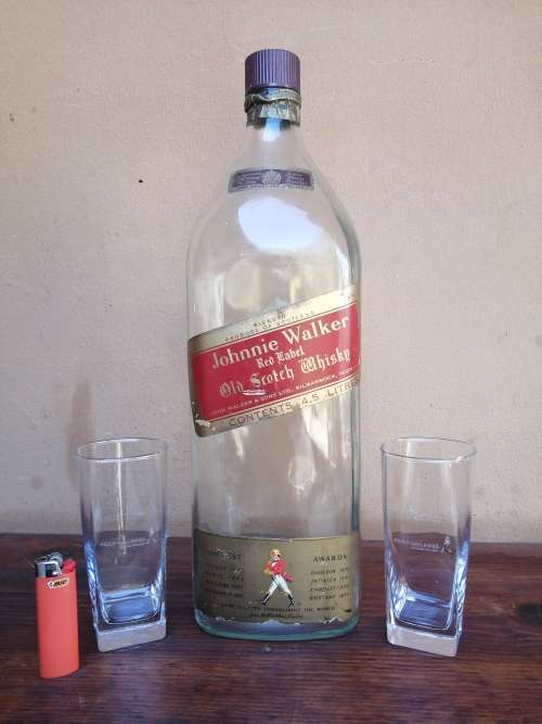 Large Johnnie Walker bottle and 2 glasses.