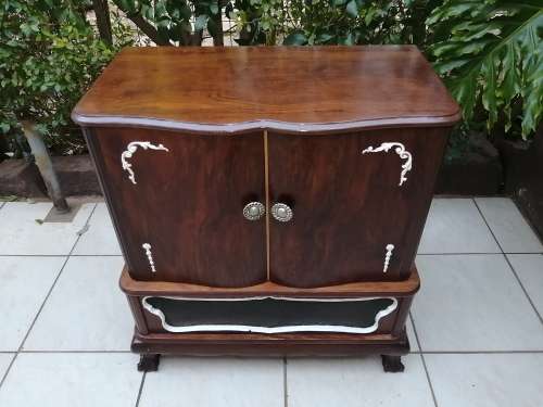Beautiful vintage ball and claw grammaphone cabinet.