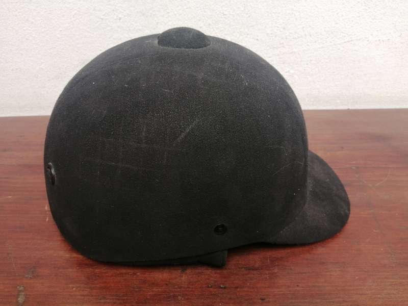 Beautiful Trident horse riding hat.