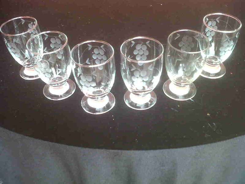 SET OF 6 GRAPE GLASSES