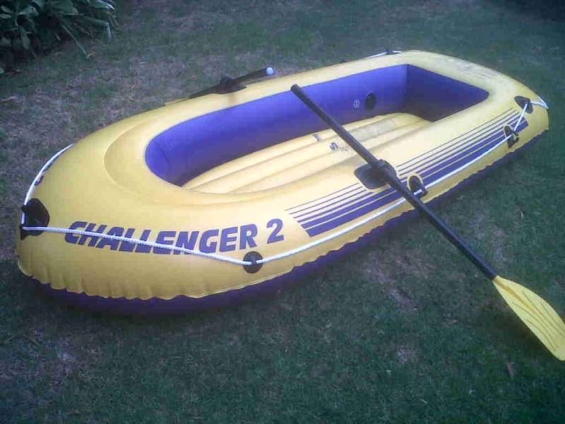 CHALLENGER 2 RUBBER DINGHIE.