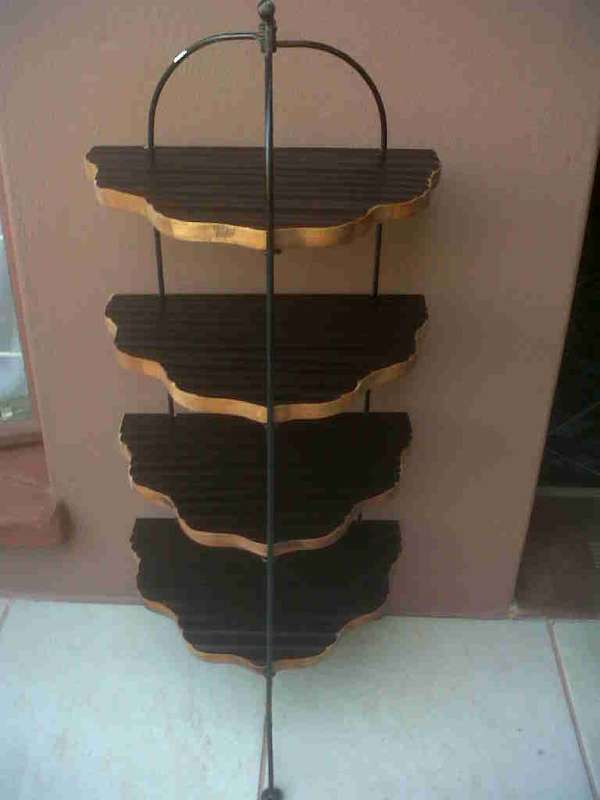 BEAUTIFUL THREE LEG DISPLAY RACK,