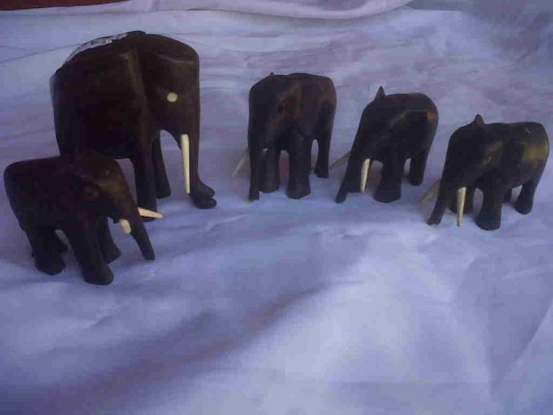 SET OF 5 WOODEN ELEPHANTS