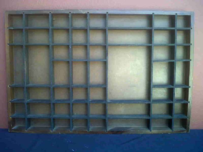 LARGE DARK PRINTERS TRAY.