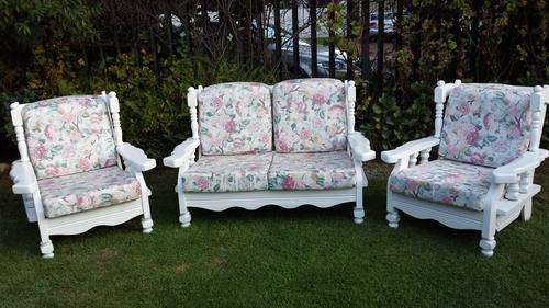 White Gomma Gomma lounge suite