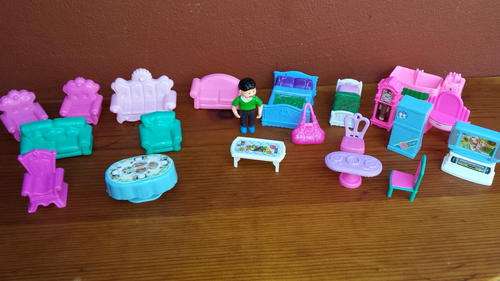 Small doll house furniture.