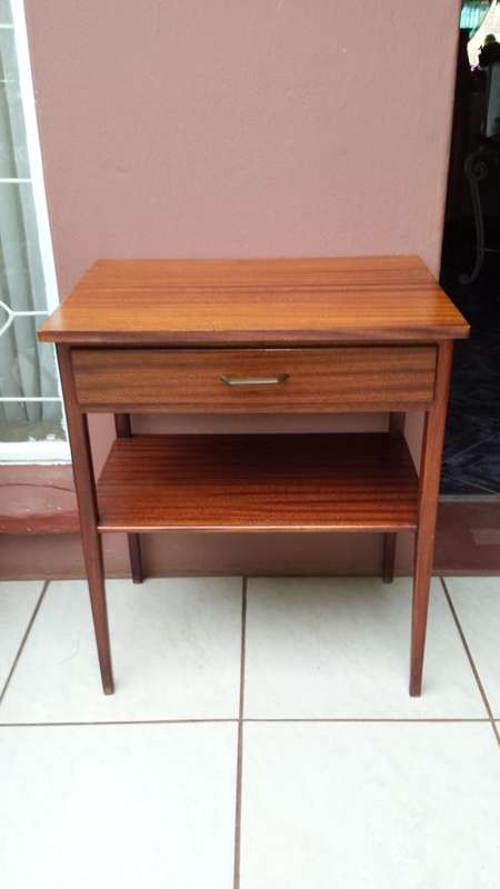 Small occational table with drawer