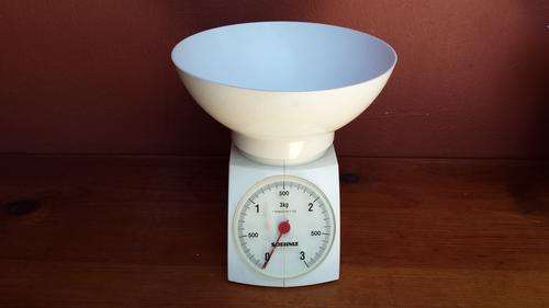 Plastic Soehnle scale.