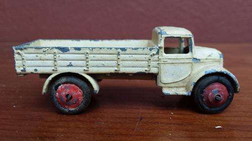 Dinky Toys. Cream truck.