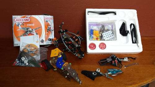 Mix meccano.