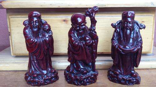 Set of 3 beautiful Japanese figurines.