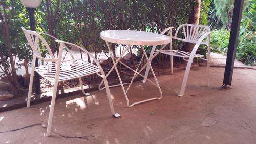 Metal 3 piece garden set.