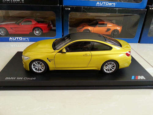 Paragon BMW M4 1:18 Scale Diecast Model