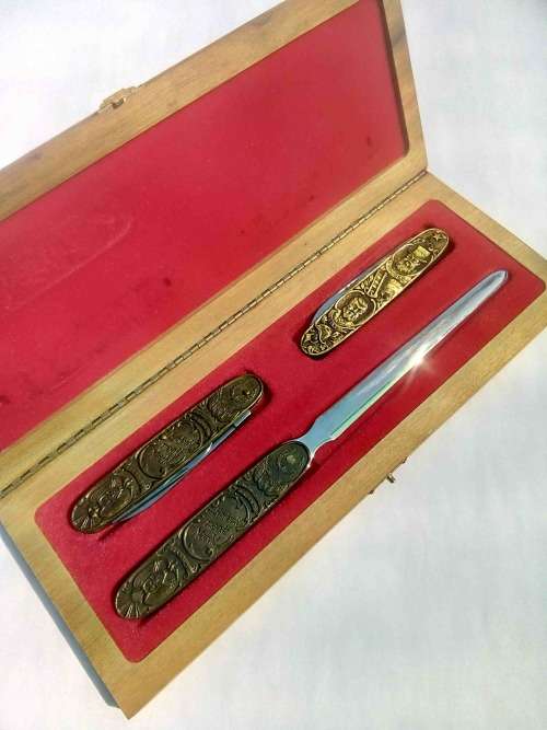 Boxed set of Eendracht Maakt Macht ZAR / OFS Pocket Knives and a Letter Opener