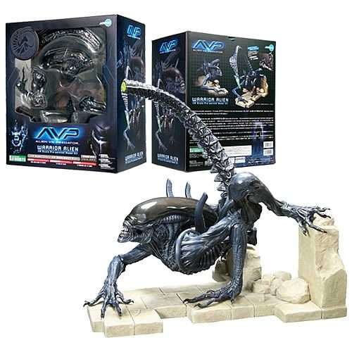 KOTOBUKIYA ARTFX ALIEN VS PREDATOR STATUES:  1:6 ALIEN WARRIOR & SCAR PREDATOR