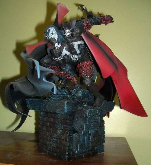 DC DIRECT BATMAN vs SPAWN STATUE Designed and sculpted by Todd McFarlane and McFarlane Toys