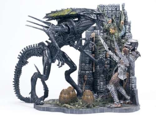 McFarlane Toys Alien Queen and Scar Predator Diorama