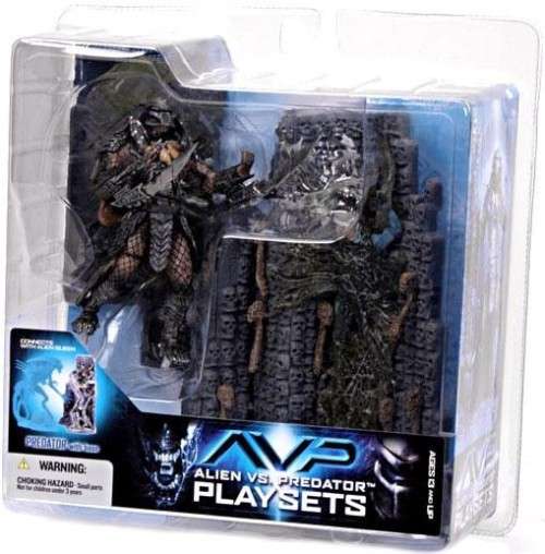 McFarlane Toys Alien Queen and Scar Predator Diorama