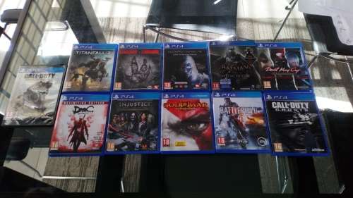 Sony PLaystation VR + Camera + Gran turismo + 5 VR games with PS4 Slim 500GB + 12 Games