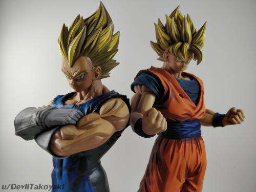 Grandista (2 Pack) - Super saiyan vegeta and Super Saiyan Goku and 10 DBZ Figures