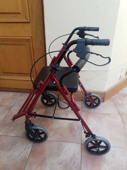 Rolator 4 Wheel Walker + Hand Brake + Basket + foot Step