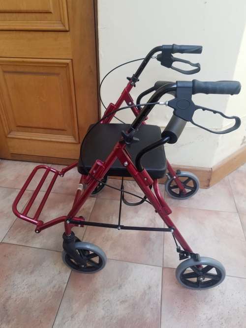 Rolator 4 Wheel Walker + Hand Brake + Basket + foot Step