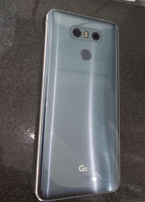LG G6[EXCELLENT CONDITION][WARRANTY & BOX INCLUDED]