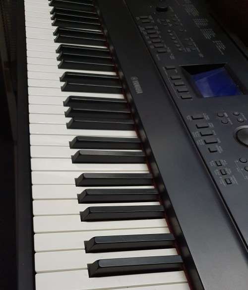 Yamaha DGX-660 Portable Digital Grand Piano
