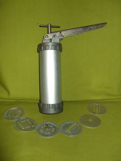 Vintage Sawa Biscuit Maker - Made in Sweden.  With 6 discs