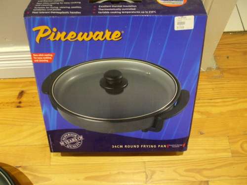 Pineware 34cm Round Electric Frying Pan