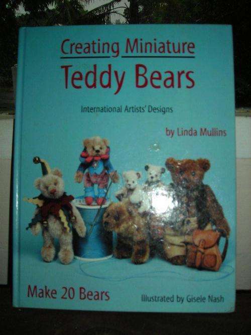 CREATING MINIATURE TEDDY BEARS, INTERNATIONAL ARTISTS' DESIGNS - LINDA MULLINS