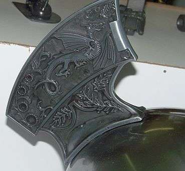 THE GLADIATORS HELMET