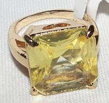 Spoil her this Valentines with this beautiful costume ring.......