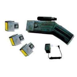 5m Long Distance Tazer Gun - Shoots High Vaultage Prongs to disable - 3 Cartridges included