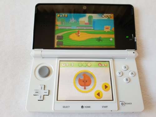 Nintendo 3DS console + 8 Games + Original box