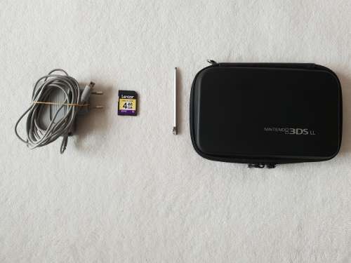 Nintendo 3DS Xl + 5 Games