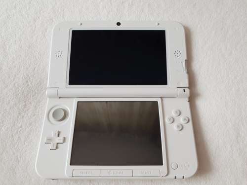 Nintendo 3DS Xl + 5 Games