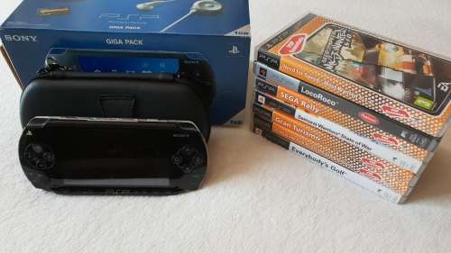 Playstation Portable (PSP 1000) + Original box + 7 Games