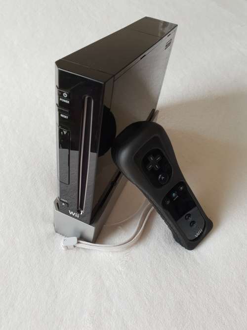 Nintendo Wii console + All cables + Controller