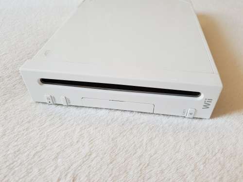Nintendo Wii Console + 2 Games