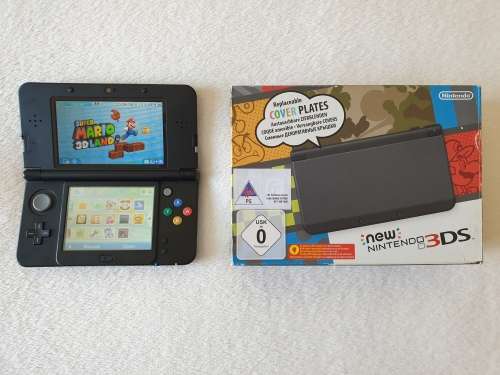 'New' Nintendo 3DS Console + 8 Games + Original Box